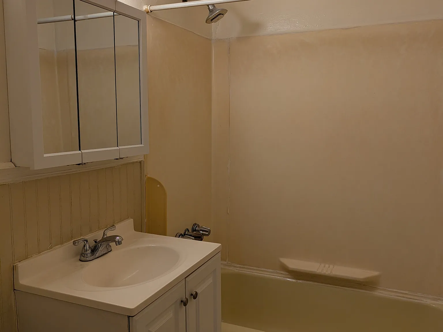 2 bed, $2,740 — Photo 2