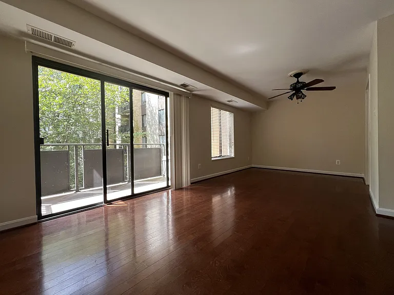 6001 Arlington Blvd #305 — Photo 5