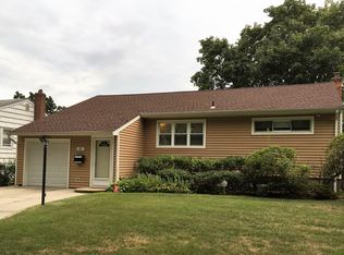 99 Flower Rd, Valley Stream, NY 11581