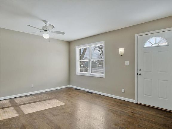 5th image of 8248 Barnett Ave