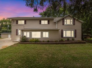 15435 Carpenter Rd, Brookfield, WI 53005