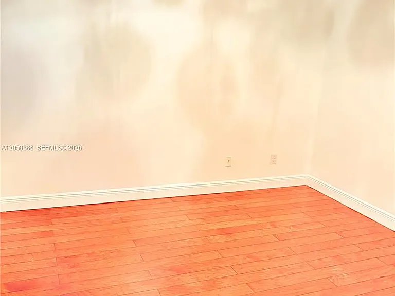 1581 SW 106th Ave — Photo 16
