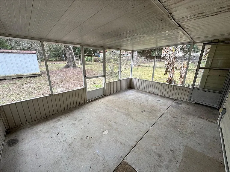 4734 Clarendon Dr — Photo 25