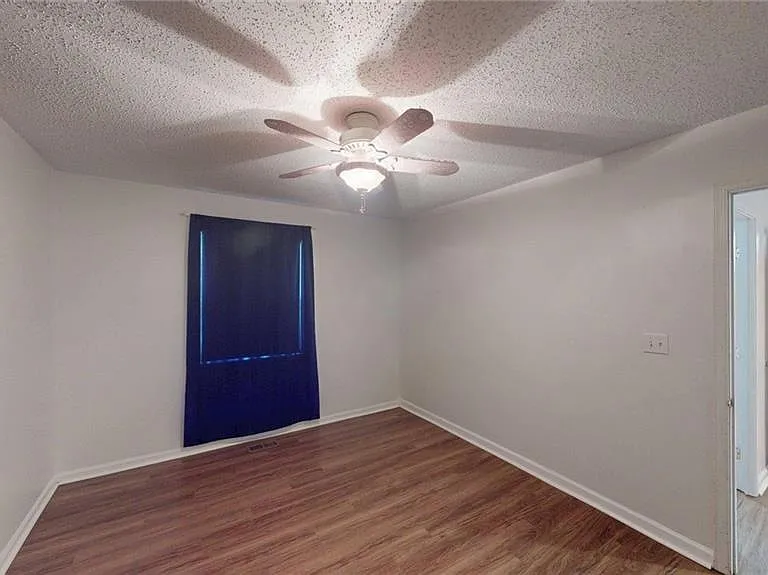4507 Sir Johns Ln — Photo 14