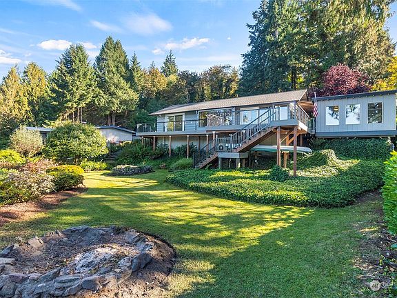 4th image of 311 SE Mariner Lane