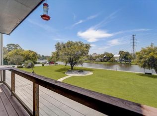 2127 Casa Rio Cir, Dickinson, TX 77539