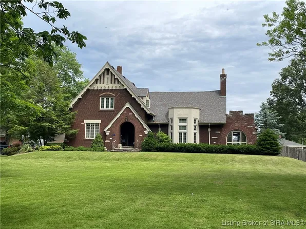 318 N Park Dr., Seymour, IN 47274