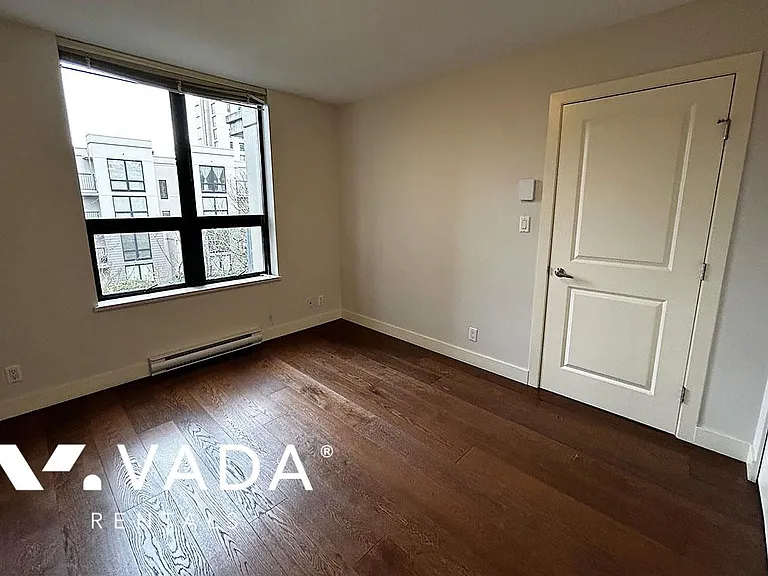3638 Vanness Ave #303 — Photo 8
