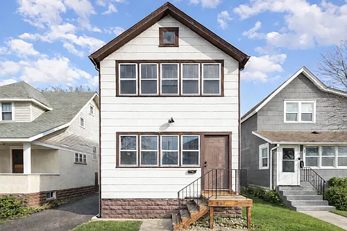 447 Banfil St Photo 1