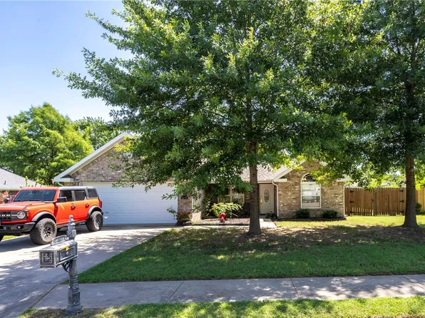 2218 Brookview St, Elkins, AR 72727