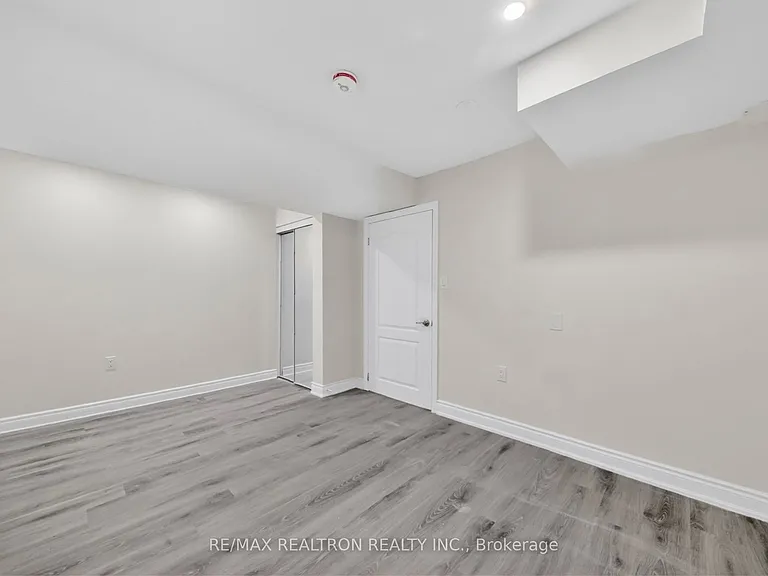 20 Ivy Green Cres — Photo 14