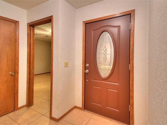 4th image of 824 N Tiffany Court Way