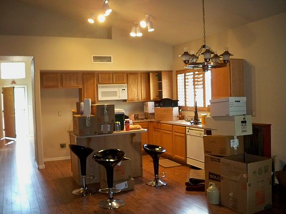 5th image of 1004 E Mission Dr