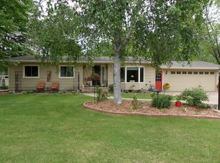 1531 Ojibwa Ln, Plover, WI 54467