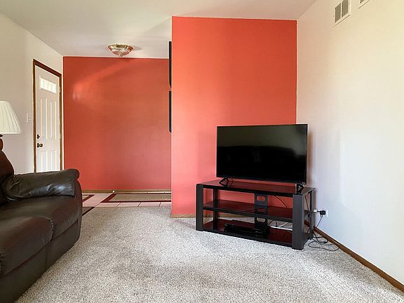 4th image of 11721 S Laramie Ave