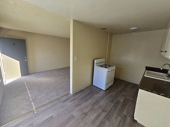 3rd image of 13102 Benton St APT K
