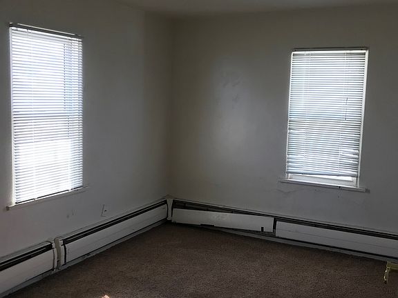 4th image of 107 Ross Ave APT 7