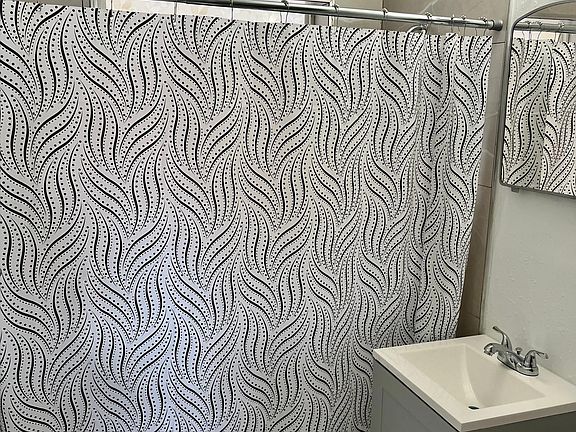 3rd image of 1561 Avocado Ave #1561