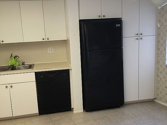 5th image of 2264 Winkler Ave APT 209