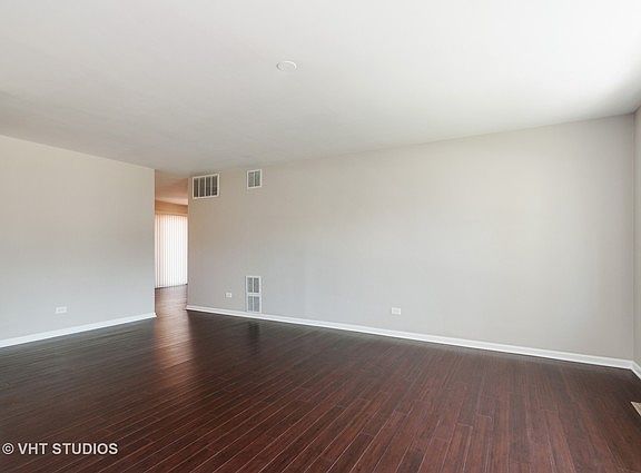 3rd image of 422 Norton Ave