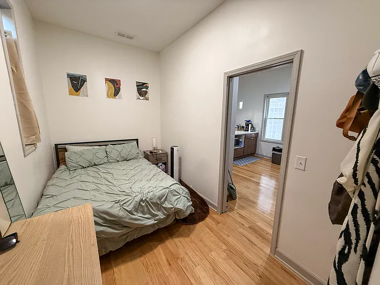 1508 N Artesian Ave #2F — Photo 6