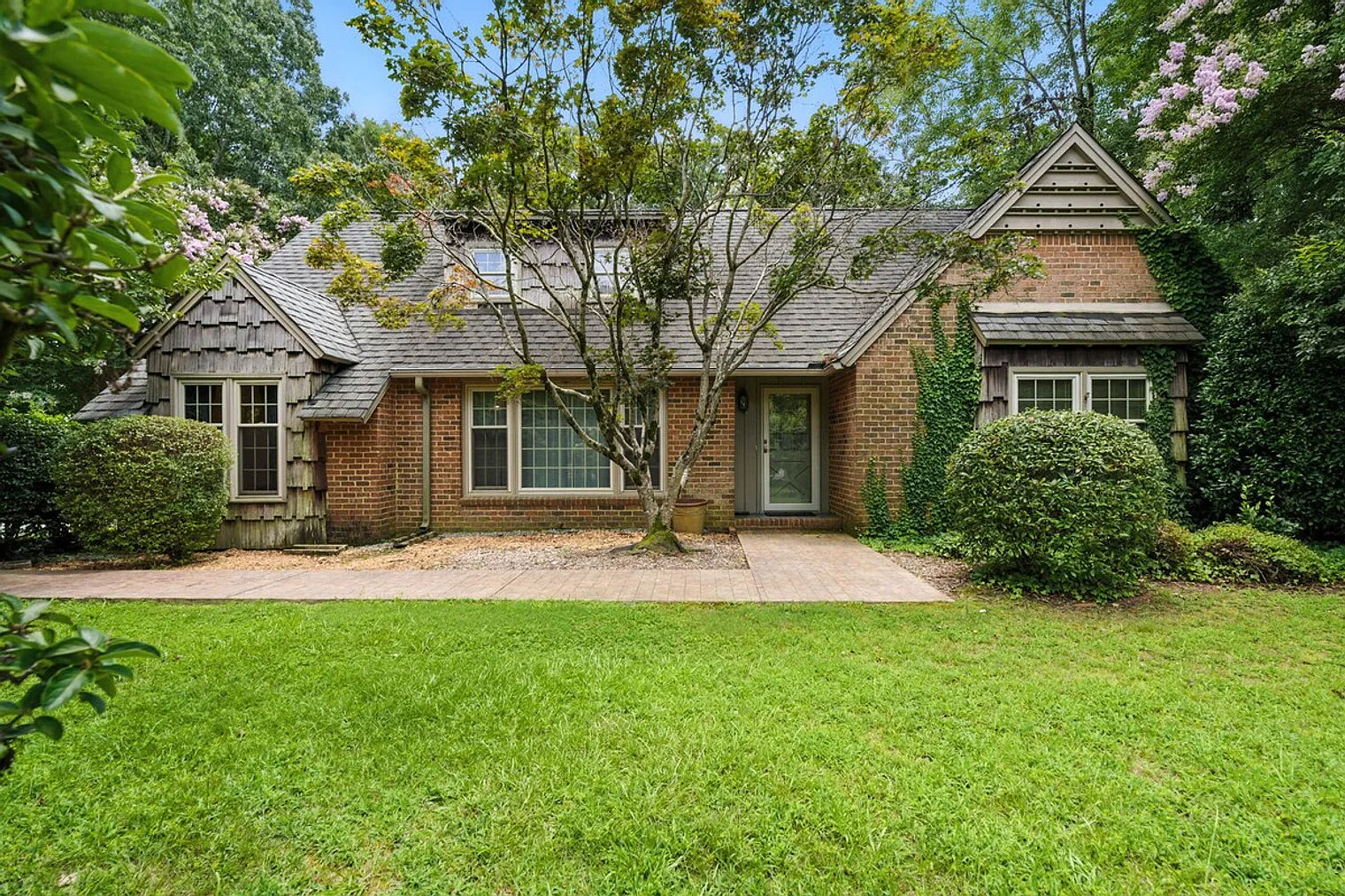3 bed, 3.0 bath, $4,696 — Photo 2