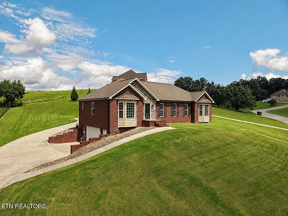 2nd image of 3038 Waters Edge Dr