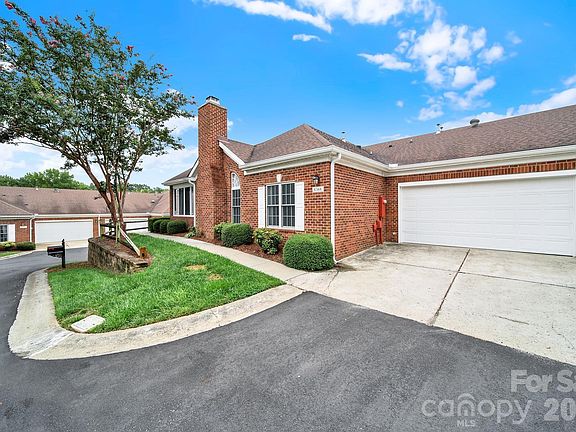 3rd image of 8368 Windsor Ridge Dr