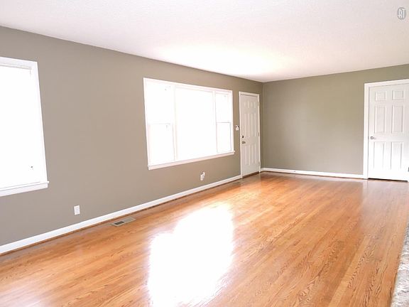 2nd image of 146 Stillwood Dr