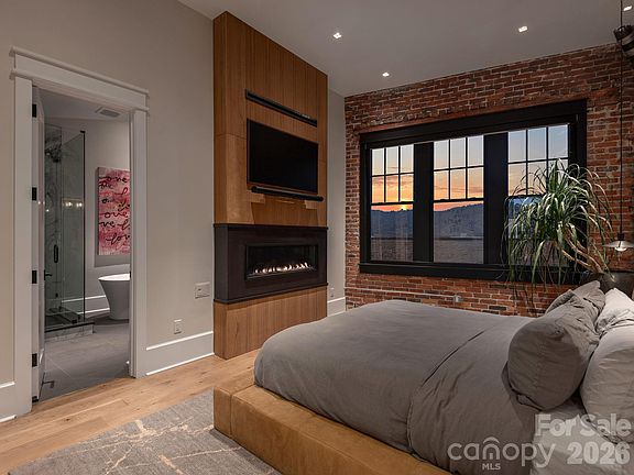 3rd image of 60 Haywood St APT 4A