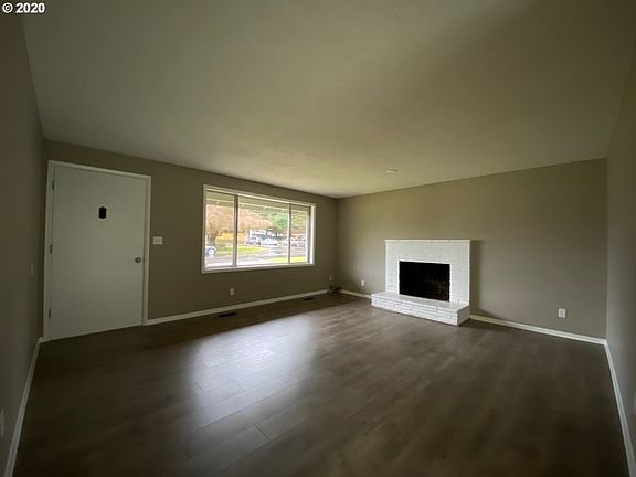 2nd image of 10404 NE 19th Ave