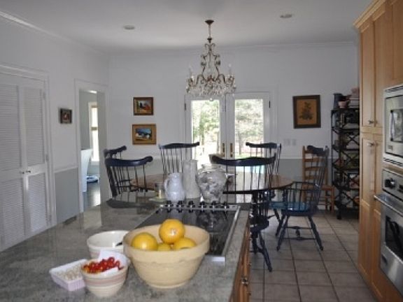 5th image of 1 Barclay Ct