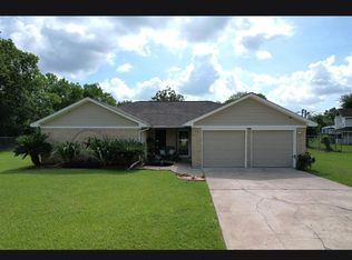 610 Avenue C, Alvin, TX 77511