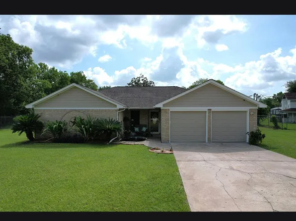 610 Avenue C, Alvin, TX 77511