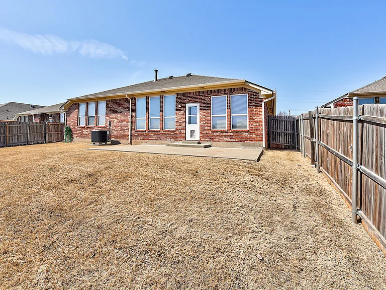 517 Lone Oak Dr — Photo 19