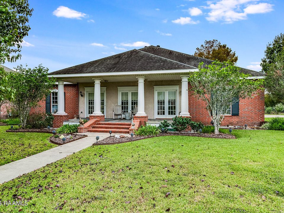 1st image of 2102 Le Belle Villa Blvd