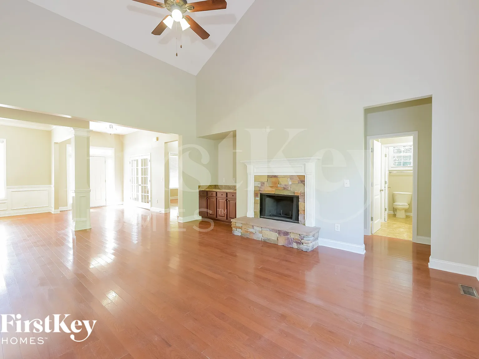 4 bed, 3.0 bath, 2333 sqft, $2,800 — Photo 3