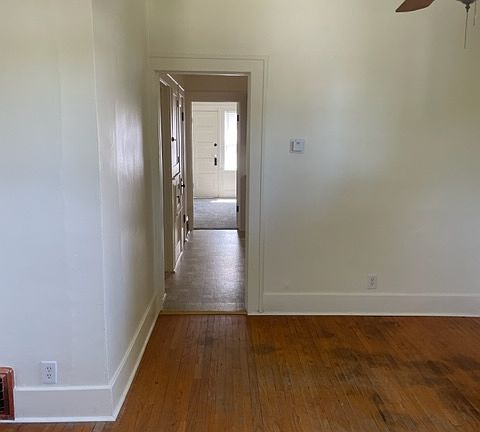 4th image of 108 Lewis Ave