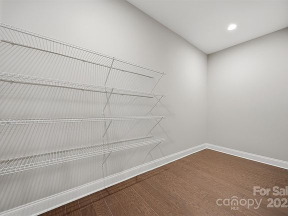 5th image of 831B Wynnshire Dr