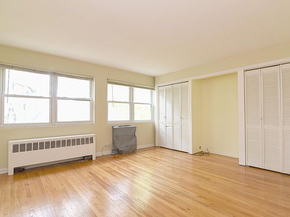 3rd image of 4621 N Paulina St