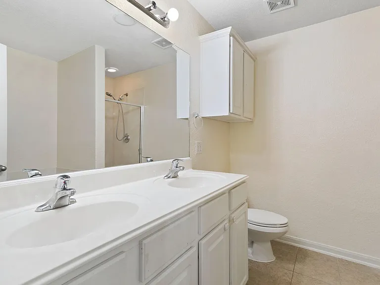 6022 Strong Bank — Photo 19