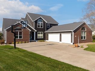 5510 Hunters Ridge Ct, Marion, IA 52302