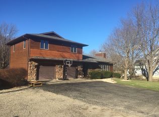 406 19th St, Mendota, IL 61342