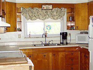 4th image of 37 Sherry Dr