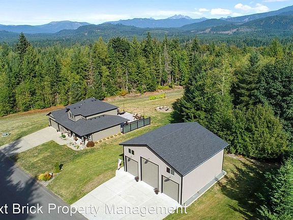 3rd image of 4821 203rd Ave NE