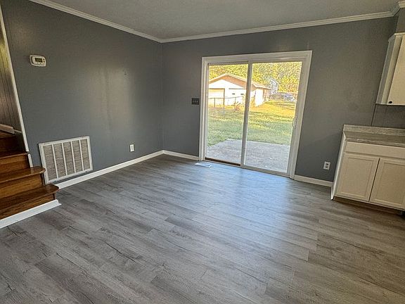 4th image of 34 Wildwood Dr
