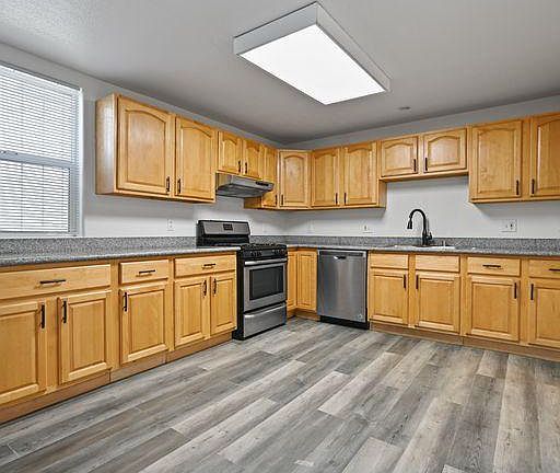 4th image of 2837 Linden St