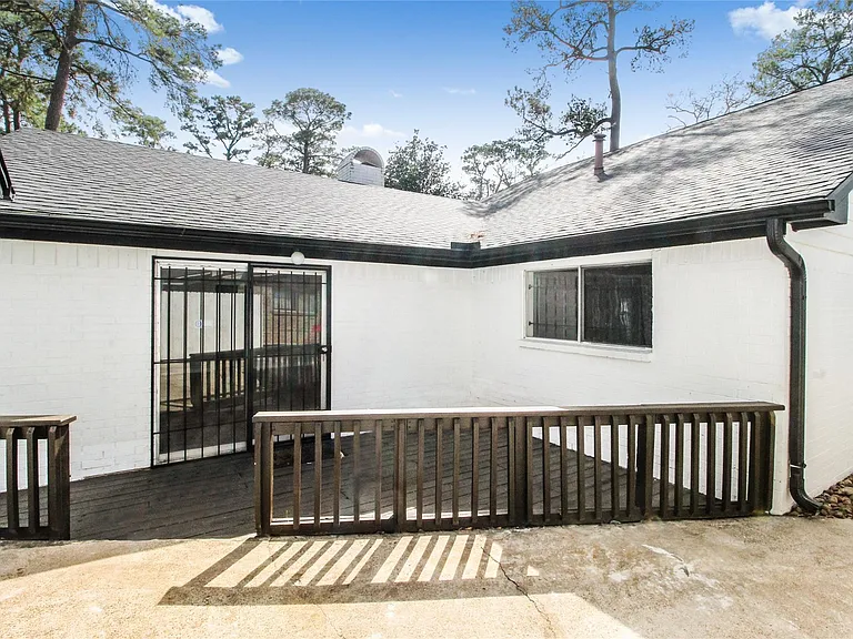 10322 Nold Dr — Photo 16