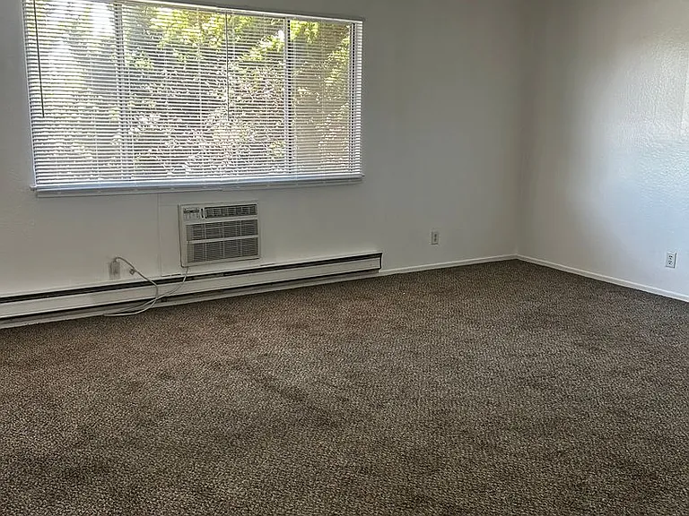 333 Bonnie Villa Apartments — Photo 2