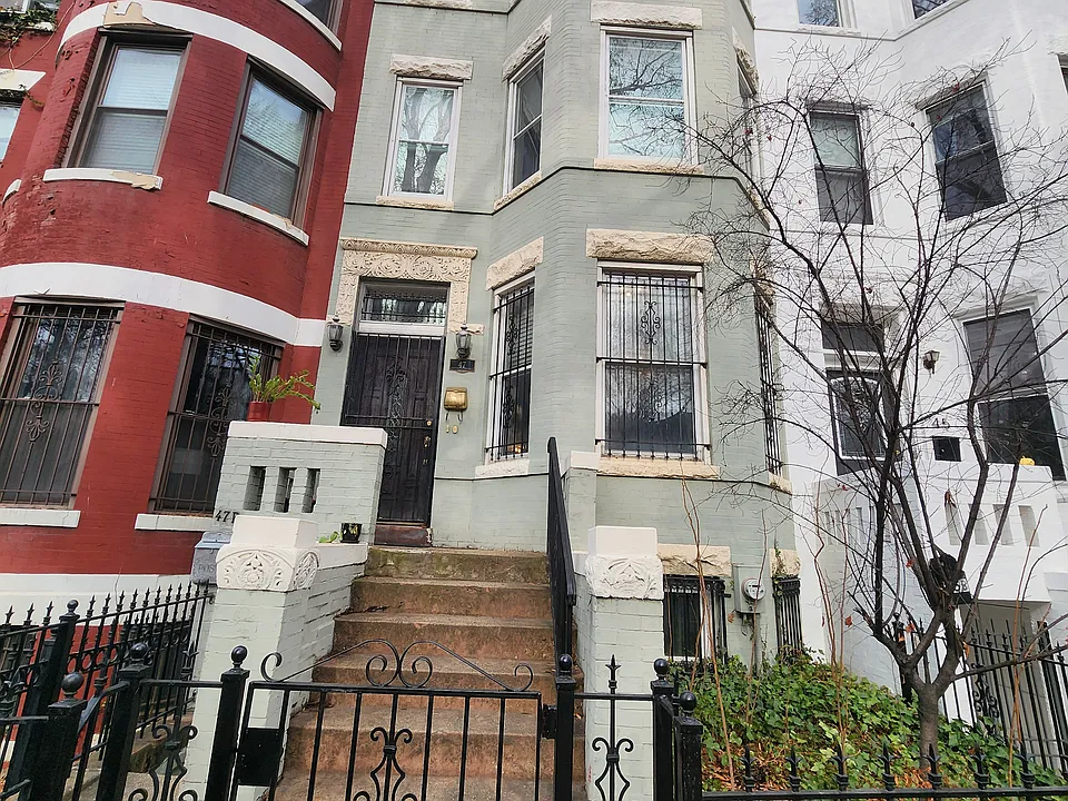 47 Rhode Island Avenue NW front door